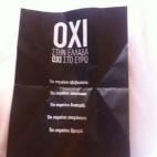 Un folleto ofrece razones para el 'sí': "Sí a Grecia, al euro, a la libertad, con la cabeza alta, al progreso, las oportunidades para nosotros y nuestros hijos".