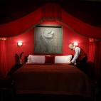 5c8a67db260000e804fe4ef6