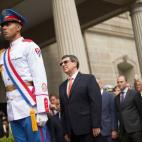 5c8b6cf9360000ba1a6d0cff