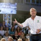 Presidente de Extremadura desde 2011, de abandonar la primera línea política José Antonio Monago podría dedicarse a multitud de tareas ya que, antes de ser político, ha desempeñado otras muchas funciones. Por ejemplo, bombero, profesión q...