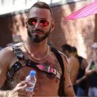 5c8b82e6240000f404a4e72e