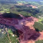 Destrozos por la rotura presa en Brasil.