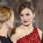 La reina charla con la primera dama de México, Angélica Rivera