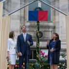 De visita de Estado en Francia, descubriendo una placa por La Nueve junto a Anne Hidalgo
