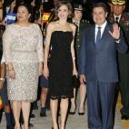 En una cena de gala en Honduras, junto al presidente, Juan Orlando Hernández, y la primera dama, Ana García