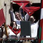 5c8b7df0240000f7054d9e81