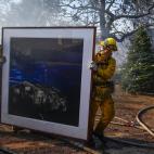 5c8ad3102500000d04c9b74b