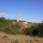 La Torre de la iglesia es la única construcción que queda en pie en Ochate. Fue en el siglo XIX cuando el pueblo sufrió una maldición: en solo una década, el tifus, la viruela y el cólera terminaron con toda la población. Estas epidemias ...