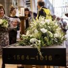 5c8b7ac7360000e01c6d2fc6