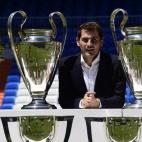 5c8a5cf2260000e104fe41be