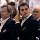 5c8a5cf62500000704c8f40c