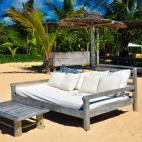 Al sur del estado de Bahía se encuentra un precioso chiringuito bañado por aguas atlánticas: Uxuá Praia Bar. Este pequeño rincón en la playa de Trancoso es un oasis perfecto para la relajación: decoración rústica, camas, hamacas y cóct...