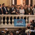 Y el viernes 27 lleg&oacute; la situaci&oacute;n m&aacute;s extrema: la declaraci&oacute;n unilateral de independencia. Los independentistas la votaban en urna secreta y sin la intervenci&oacute;n ni siquiera de Puigdemont. La imagen era casi m&...
