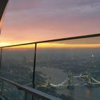 En el número 20 de Fenchurch Street, se encuentra el Sky Garden. Este edificio de 38 plantas conocido por su forma como el walkie talkie. Entre bares y restaurantes exclusivos incluye unos jardines a tres niveles en su parte superior, éstos pe...