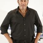 El niño, Solo mía, Pa negre, El labertinto del fauno, Ricky, Mapa de los sonidos de Tokio, El cielo abierto... Son algunos de los títulos de uno de los grandes del cine catalán, español y europeo. López hace campaña por el referéndum y l...