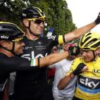 5c8b7949240000f7054d92a5