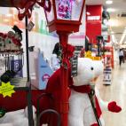 Da igual que no tengas jard&iacute;n, ni terraza, esta farola con m&uacute;sica, nieve y luces puede darle ese toque que le faltaba a tu sal&oacute;n. Ni en las mejores discotecas. Precio: 129 euros.