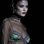 En el desfile de Andrés Sarda en la 60ª edición de Mercedes-Benz Fashion Week Madrid, primavera/verano 2015.