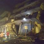 5c8aa316230000dd04236586