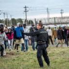 5c8b7d92240000f7054d9dcb