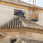 La falta de acuerdo sobre las indemnizaciones ha provocado que dos bloques de pisos sigan ruinas. Los propietarios han recurrido ya a los tribunales mientras siguen viviendo en casas de alquiler.