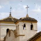 Monumentos como el palacio barroco de Guevara o la iglesia de San Mateo también han sido recuperados. El Gobierno central se ocupa de financiar el 50% de las ayudas aprobadas para los damnificados; el resto corresponde a la comunidad autónoma,...