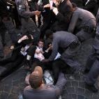 5c8abc502500000704c98ca6