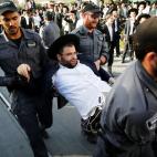 5c8abc5a3b000054066c79d8