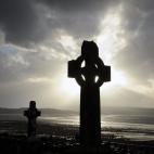 5c8abb5a2400000a05a3950a