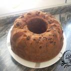 &quot;El bizcocho queda esponjoso y jugoso, y os aseguro que nadie adivinar&aacute; que es de calabaza&quot;, escribe la autora de la receta. Dentro lleva adem&aacute;s trocitos de nueces y pasas. Lee la receta completa en CookPad.