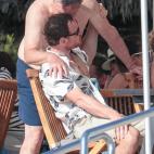 5c8ab9ee240000f404a391ab