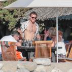 5c8ab9ee20000045046fa0d7