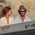 5c8ab9fe2500000704c98817