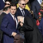 5c8ab838250000e203c98483