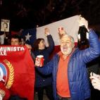 5c8b2280240000f404a42e4c