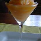 Además de como postre, se puede servir como chupito entre un plato de pescado o marisco y otro de carne. Consulta la receta completa en CookPad