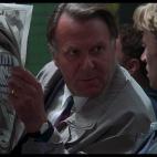 Antiguo supervisor de los dem&aacute;s en la f&aacute;brica antes de que cerrara, Gaz y Dave boicotean una de sus entrevistas de trabajo para que se una al grupo y les d&eacute; clases de baile despu&eacute;s de verlo bailando con su mujer en un...