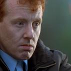 Lomper era uno de los guardias de seguridad en la f&aacute;brica donde trabajaban los protagonistas. Su depresi&oacute;n por estar en paro lo lleva a tratar de suicidarse, pero los dem&aacute;s lo salvan y le convencen de que se una al grupo. Du...