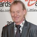 Naci&oacute; en Leeds (Inglaterra) en 1963. Ha dedicado su vida a la peque&ntilde;a pantalla, con pocas apariciones en cine. Su primer gran papel fue en Full Monty, aunque ya hab&iacute;a participado antes en Camino a la gloria y despu&eacute;s ...