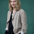 Naci&oacute; en Inglaterra en 1967, fue a la Universidad de Oxford y despu&eacute;s decidi&oacute; aprender trapecismo. Ha aparecido en las cintas Fotografiando hadas, Velvet Goldmine y Passion y las series Oliver Twist y Coronation St...