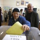 5c8a85fe230000dd0423343a