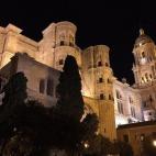 Del 14 al 21 de agosto, la calle Larios se viste de gala para celebrar la ya archiconocida Feria de Málaga. Carga la nevera de camping de hielos y Cartojal y recorre las calles del centro de la ciudad a ritmo de sevillanas. Por el día, impresc...