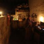 Cocinando con velas en Beit Lahia.