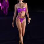 Emily Ratajkowski, al ritmo de Ricky Martin