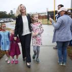 También ha ido a votar con su familia la candidata demócrata al Congreso por Virginia, Abigail Spanberger.