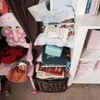 Madre: "En esa cesta, solo libros" Hijo: "Todo eso son libros"