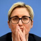 The Left (Die Linke) party's Thuringia local leader Susanne Hennig-Wellsow attends a news conference after the regional elections in Thuringia, in Berlin, Germany October 28, 2019. REUTERS/Annegret Hilse