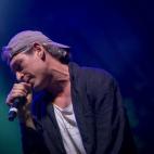 5c8b3fcd230000d504247226