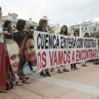 La tarde previa a la aparición de los cuerpos, Cuenca se volcó con los familiares y amigos de las dos chicas.