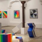 Muchos perros se quedan anonadados viendo la televisión, ¿has llevado al tuyo a una galería de arte? Esta de arte contemporáneo en Sevilla recibe a los perros con los brazos abiertos. Sus directores, Laura y Seleka, están ligados al mundo d...